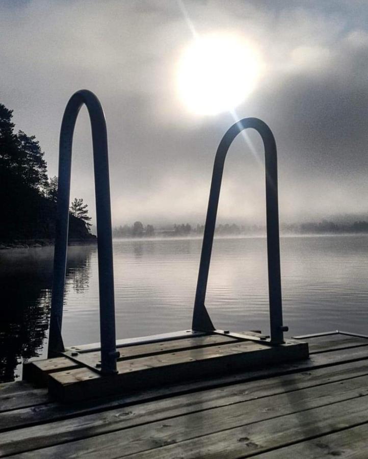 Mysig Timmerstuga Med Braskamin Naera Hovfjaellet Torsby Exterior foto